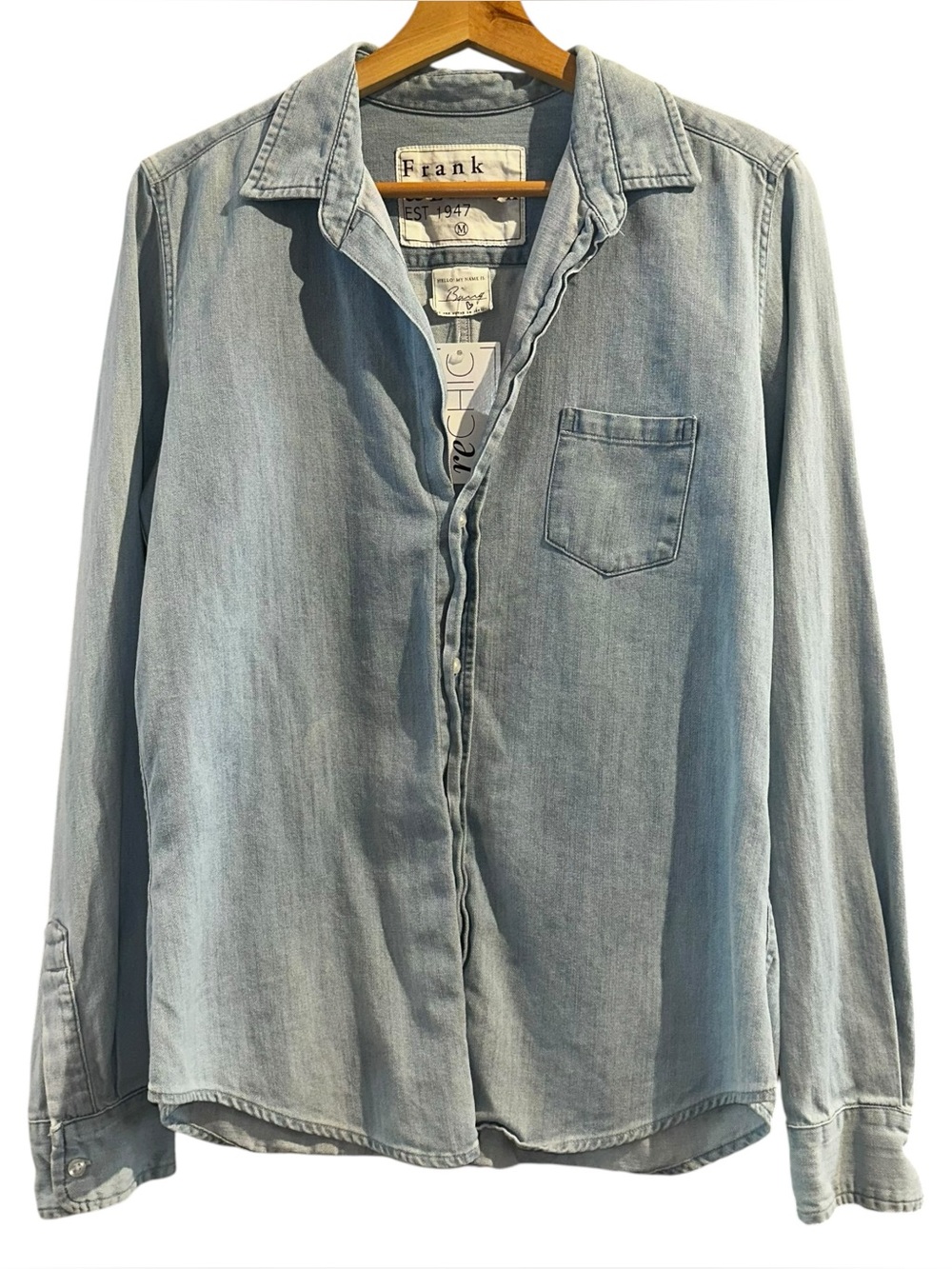 Frank & Eileen Barry Cotton Chambray Denim Long Sleeve Collared Button-Up Shirt - Picture 2 of 6
